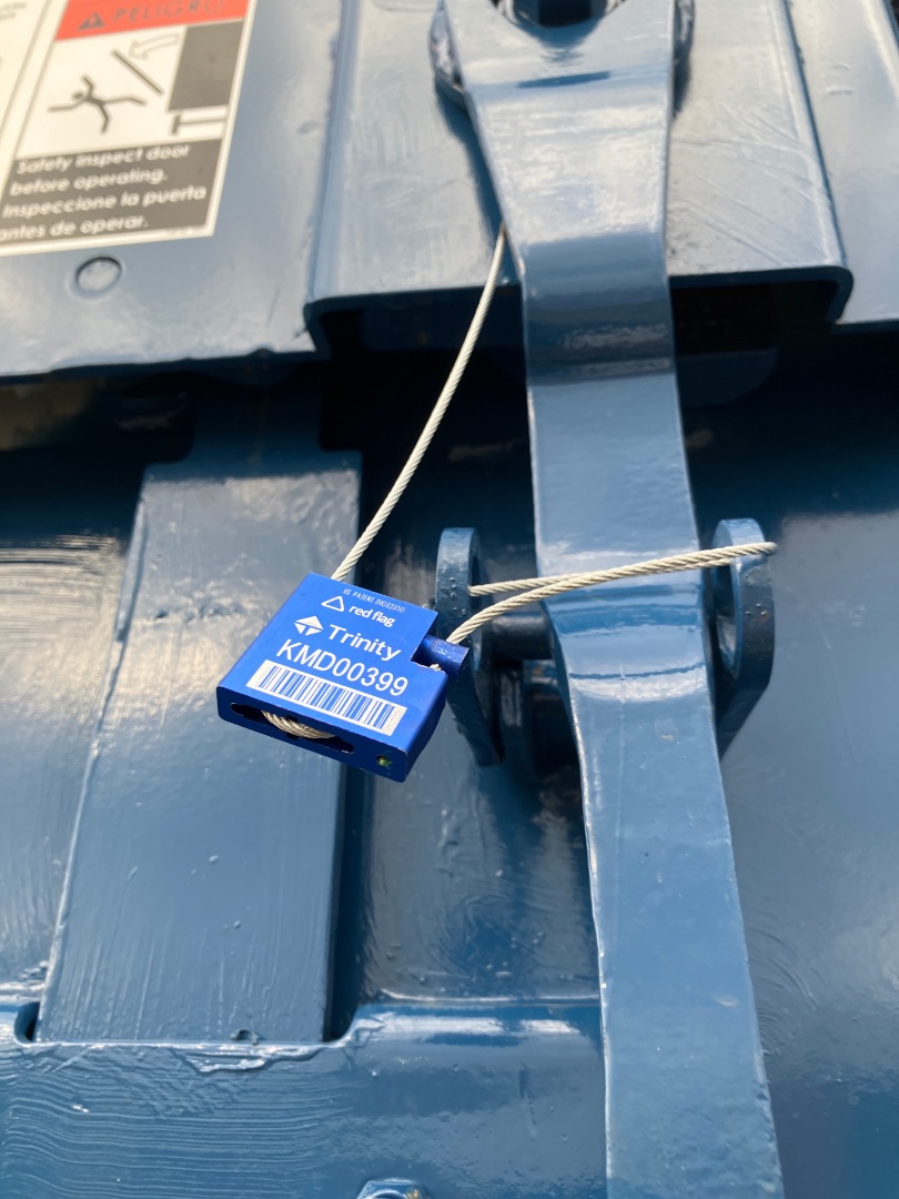 Hopper gate, double-locked