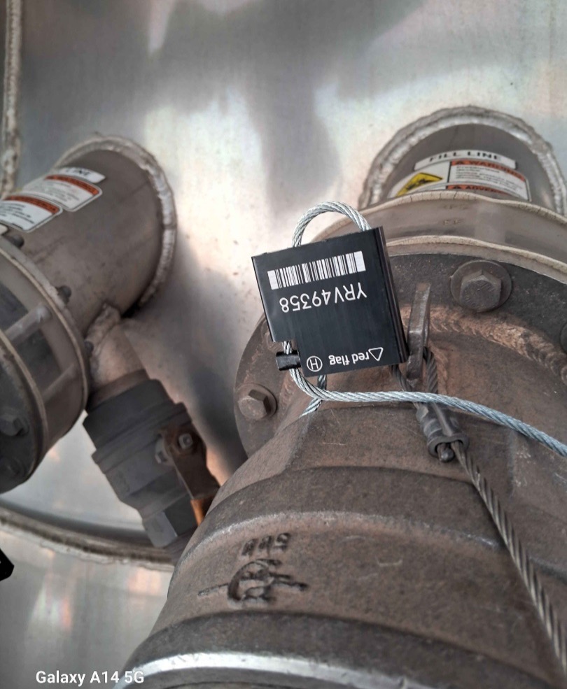 Tank trailer valves