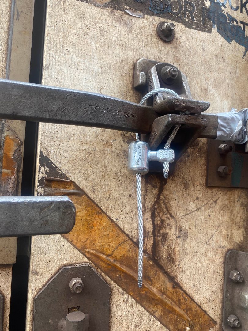 Trailer lock rods
